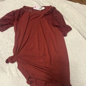 Women’s Short sleeve shirt with mesh/decorative sleeves- size small